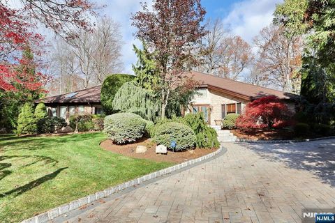 4 Summertree Way Montvale NJ 07645