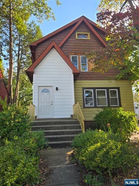 Photo of 298 Farrant Ter #1, Teaneck, NJ 07666 (MLS # 26025470)