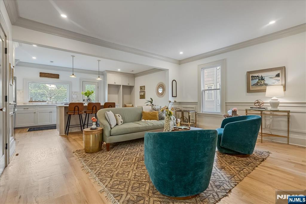 7 Hazelwood Road