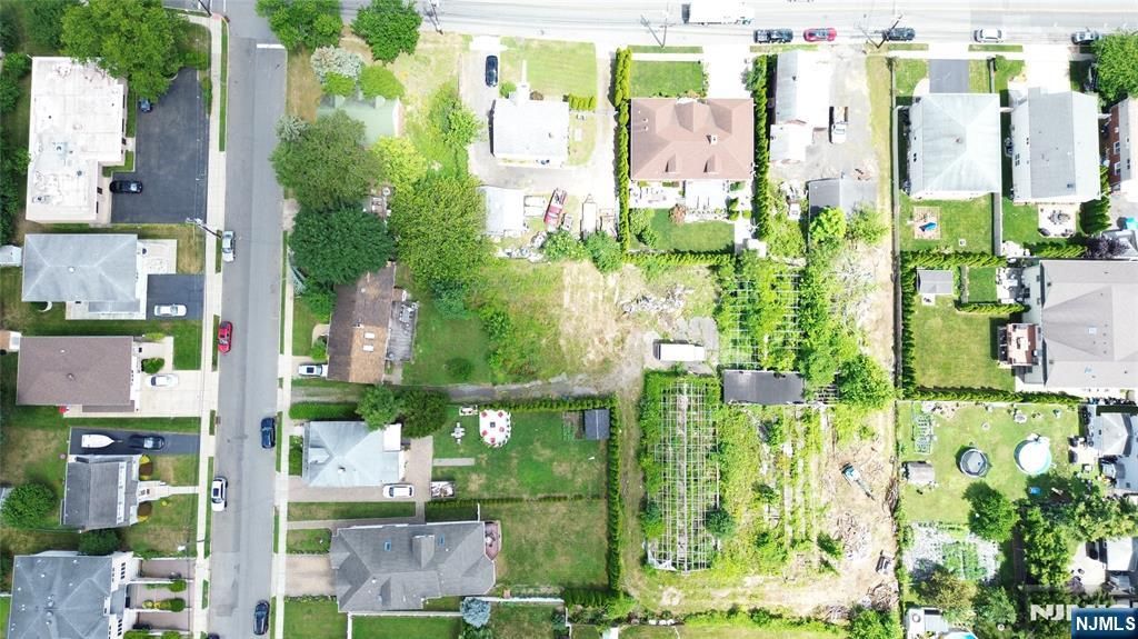 Photo of 340 E 54th, Elmwood Park, NJ 07407 (MLS # 25034220)