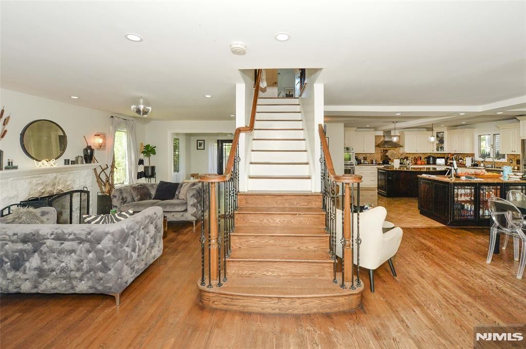 Photo of 770 Hartwell Street, Teaneck, NJ 07666 (MLS # 25028899)