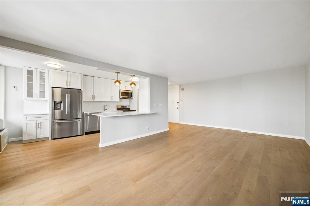 300 Winston Drive 923