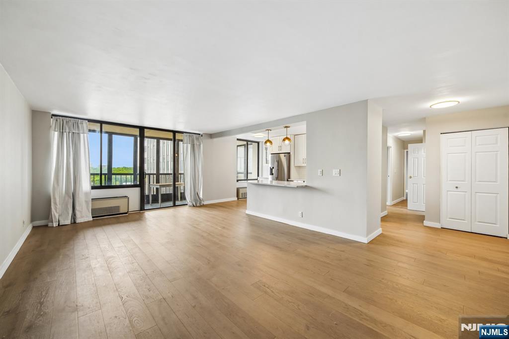 300 Winston Drive 923