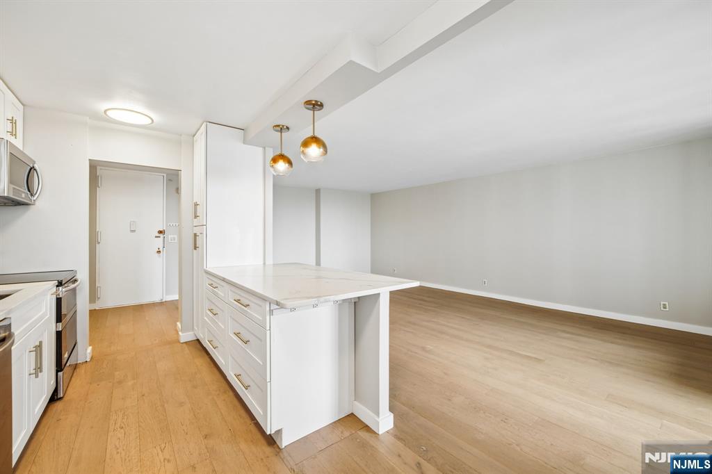 300 Winston Drive 923