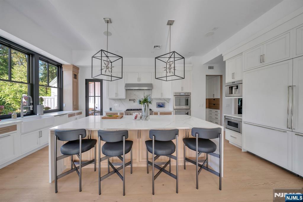 15 Stonegate