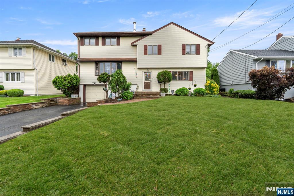 Property for Sale at 137 Huemmer Terrace, Clifton, New Jersey - Bedrooms: 5 
Bathrooms: 3 
Rooms: 11  - $699,900