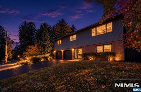 Photo of 102 Brooklyn Mountain Road, Hopatcong, NJ 07843 (MLS # 26039878)