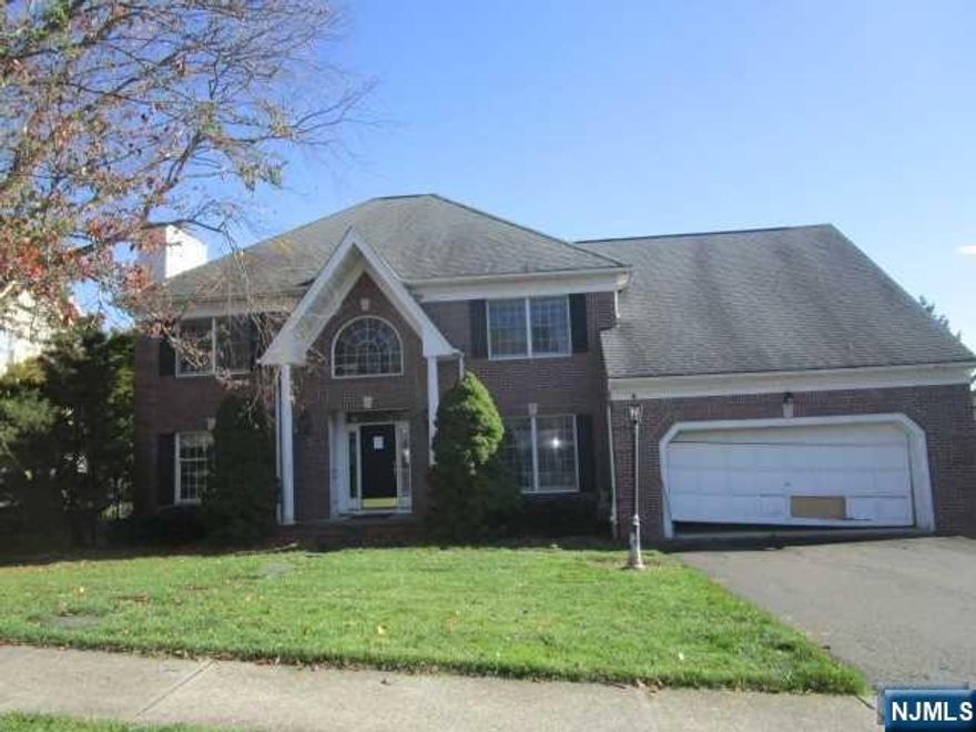 This is a DYI center hall colonial offering 2,700 SF of living space, plus a ground level finished walkout basement & full bath. Open floor plan with a generous size kitchen overlooking nice size family room with fireplace. Formal living room with fireplace, dining room and office space all on the main floor. The second floor offers a master bedroom suite with a double walk-in closet. Three additional bedrooms on the second level with a hallway bath. Ground level finished walkout basement with full bath and tons of room with so many possibilities. Price reflects a total renovation needed plus significant repairs. Great opportunity for someone that can see past the work needed and what this home could be with. Very short access to Route 208 North & South. "Chase Employees: Please see the Chase Acknowledgement for restrictions. This property is now in a "Highest and Best" situation with offers due by 11/22/2022 11:59:00 PM Mountain Time.