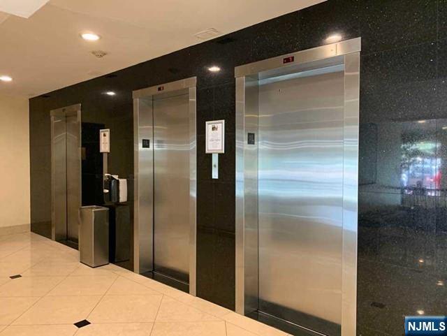 7100 Boulevard East 9K