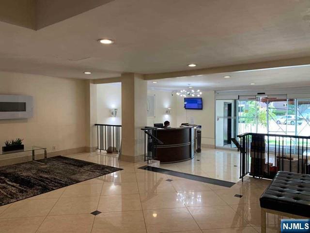 7100 Boulevard East 9K