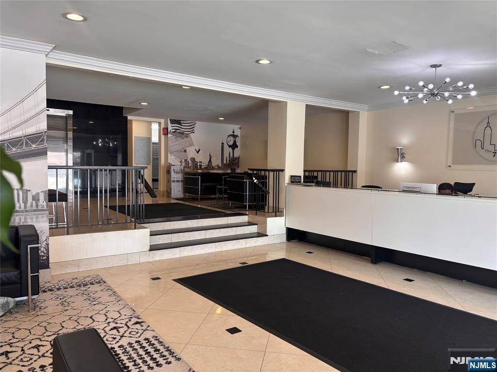 7100 Boulevard East 9K