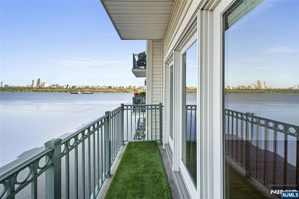 252 The Promenade
