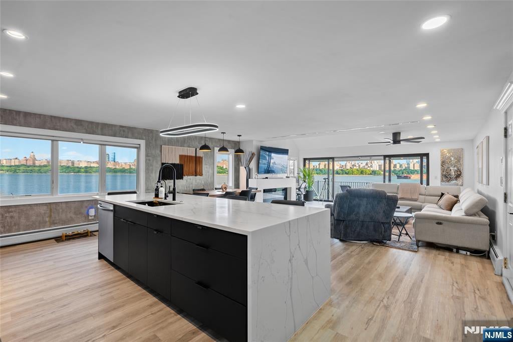 4B Cove Lane
