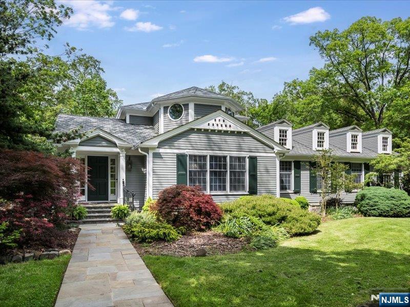 Property for Sale at 9 Brookside Terrace, North Caldwell, New Jersey - Bedrooms: 4 
Bathrooms: 4 
Rooms: 10  - $1,399,000