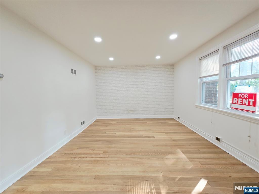 328 Shaler Boulevard 1ST FL