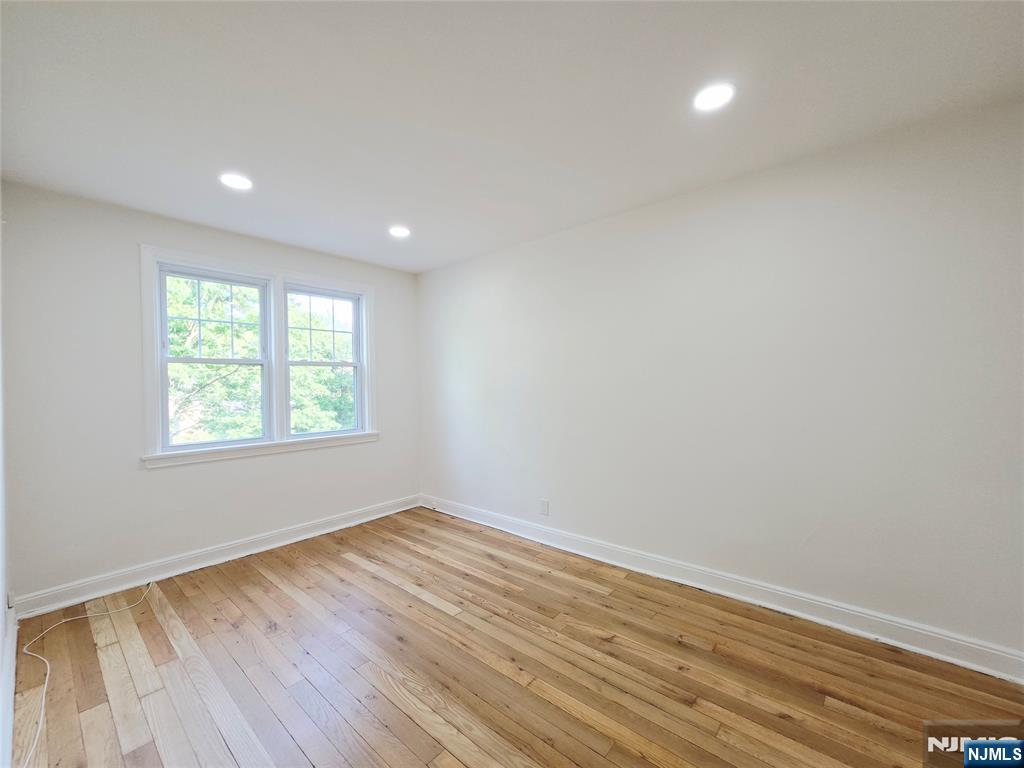 328 Shaler Boulevard 1ST FL