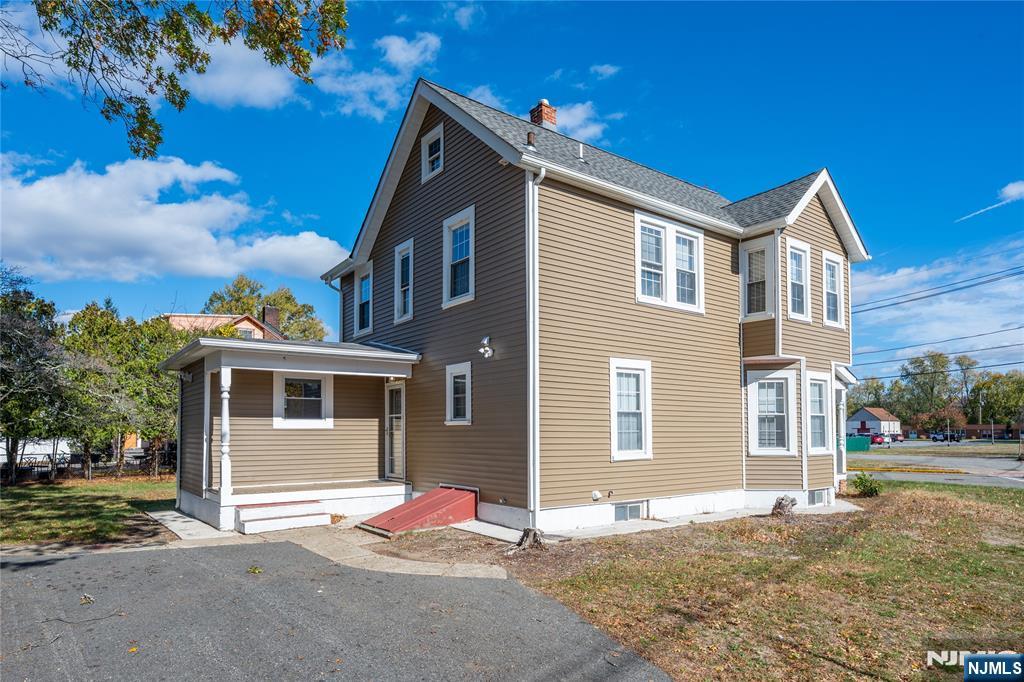 238 Van Avenue