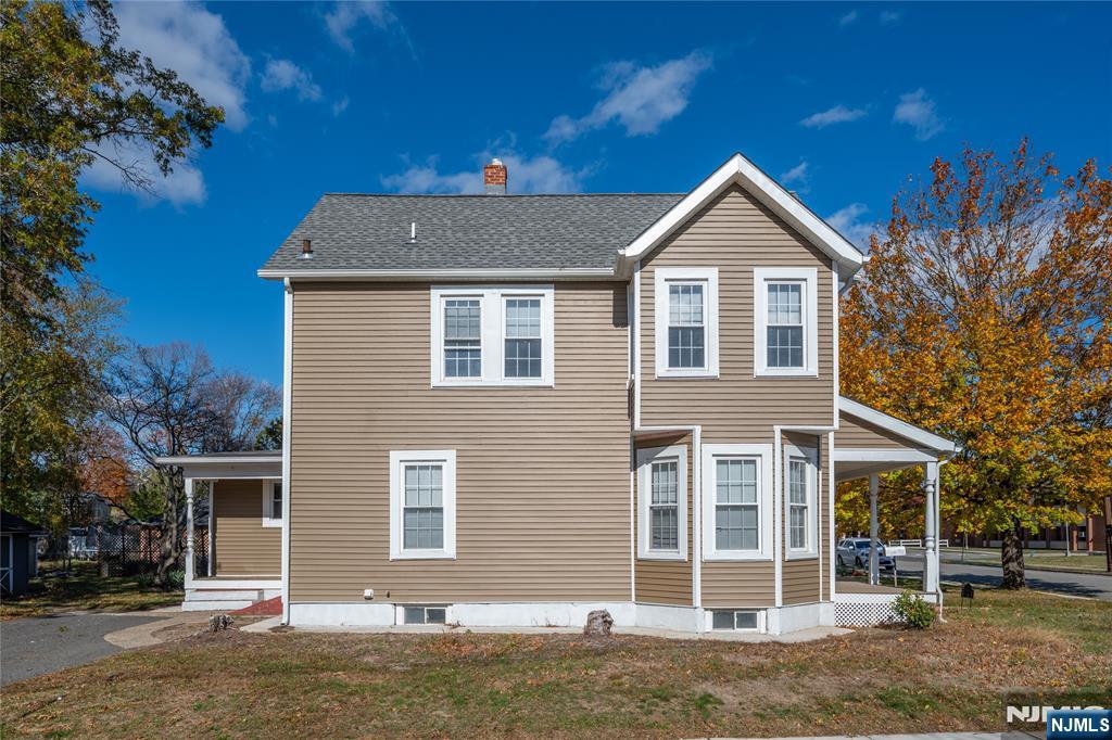 238 Van Avenue