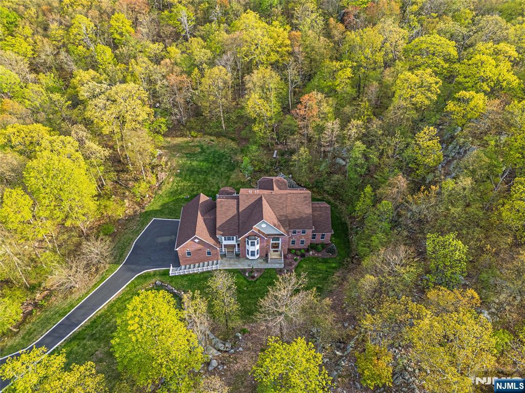 Property for Sale at 143 S Glen Road, Kinnelon Borough, New Jersey - Bedrooms: 5 
Bathrooms: 5 
Rooms: 12  - $1,500,000