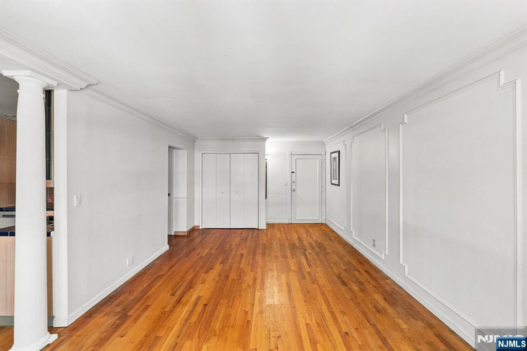 201 Oakdene Place E2
