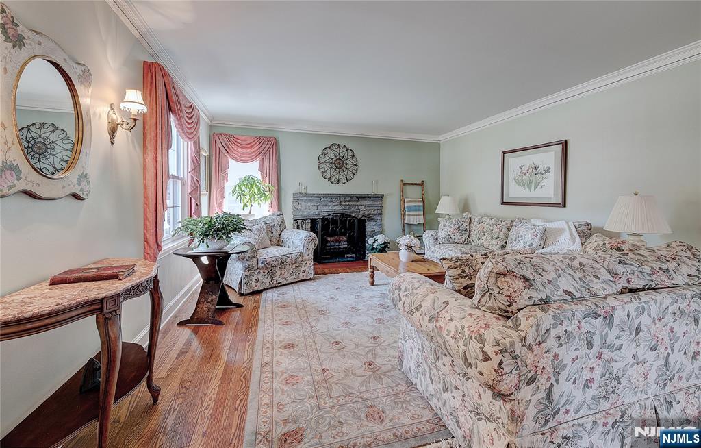 5 Birdseye Glen