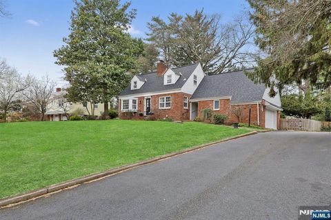 502 Lincoln Avenue, Ridgewood, NJ 07450 - MLS#: 25002389