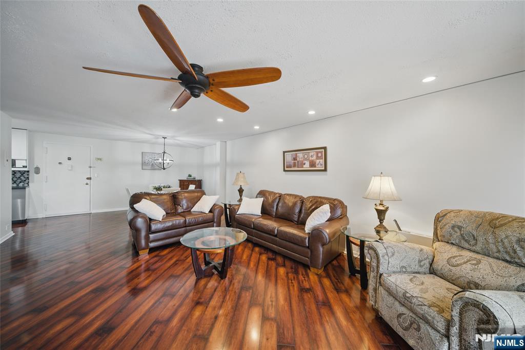 265 Main 707