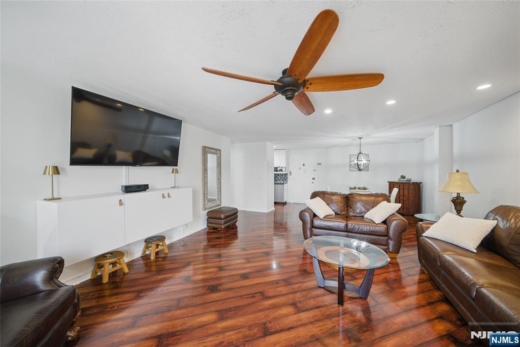 265 Main 707