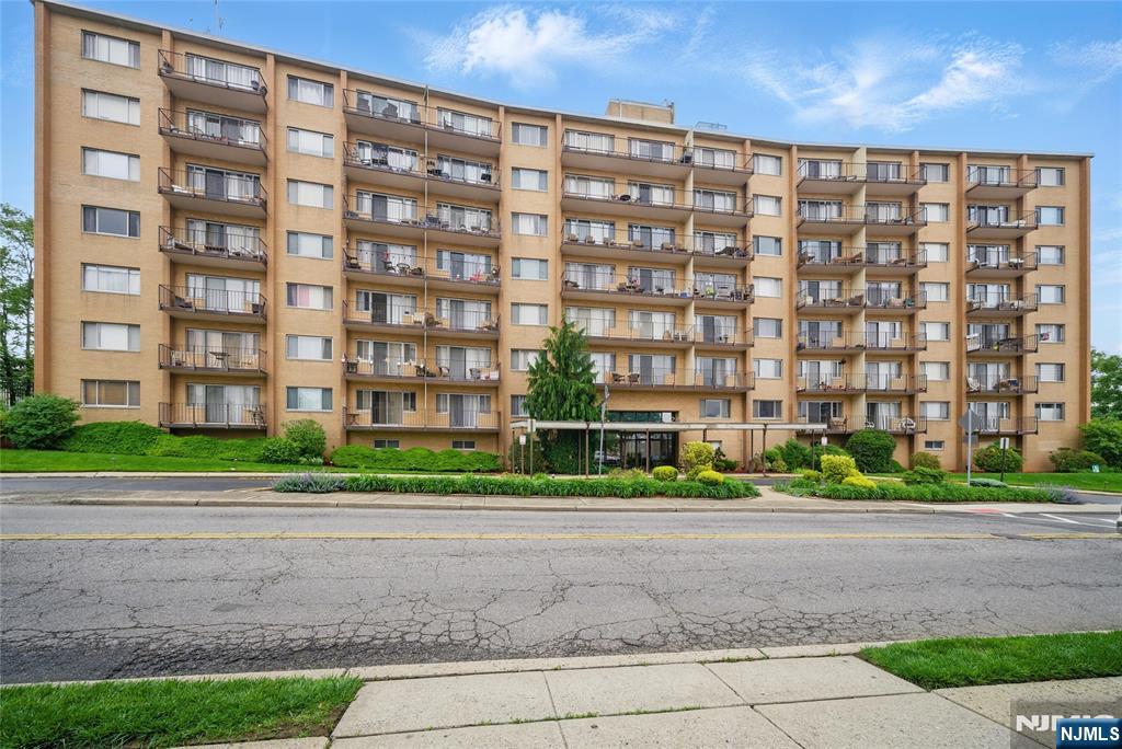 Property for Sale at 265 Main St 707, Ridgefield Park, New Jersey - Bedrooms: 1 
Bathrooms: 1  - $195,000