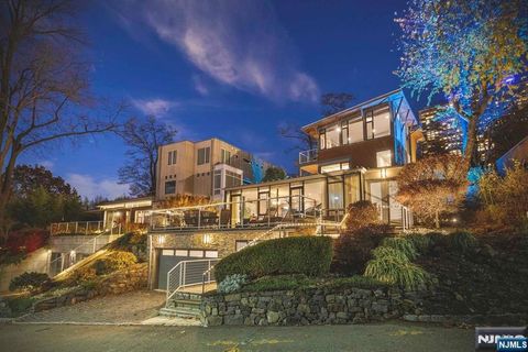 41 Colony Road Edgewater NJ 07020
