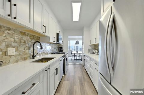 6 Horizon Road 2209 Fort Lee NJ 07024