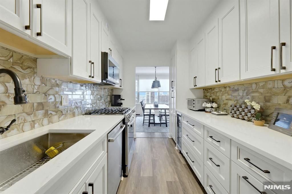 Photo of 6 Horizon Road #2209, Fort Lee, NJ 07024 (MLS # 26003124)