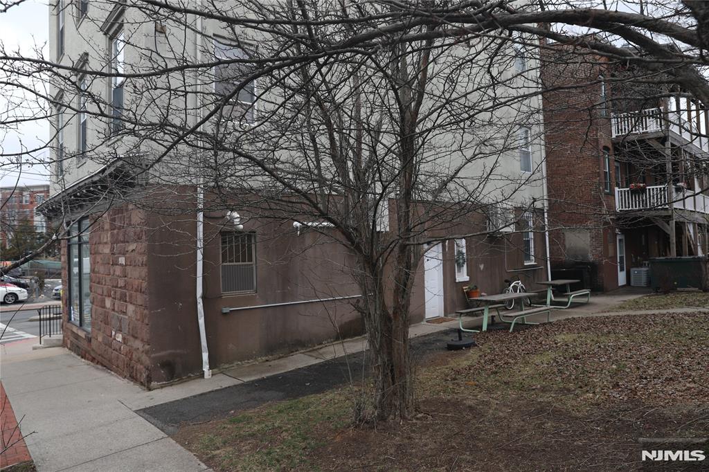 41 Glenridge Avenue 1R