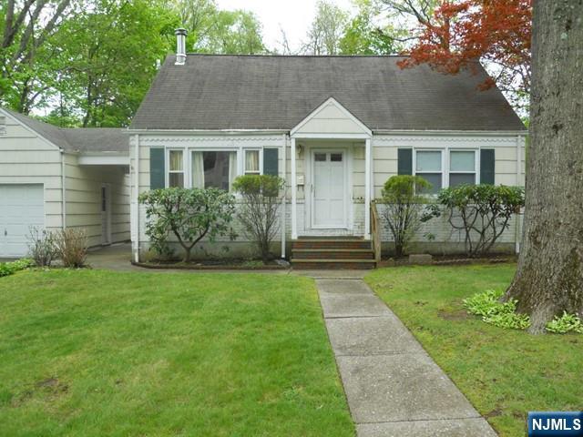 Rental Property at 14 Laurel Rd, Demarest, New Jersey - Bedrooms: 4 
Bathrooms: 2 
Rooms: 7  - $4,000 MO.