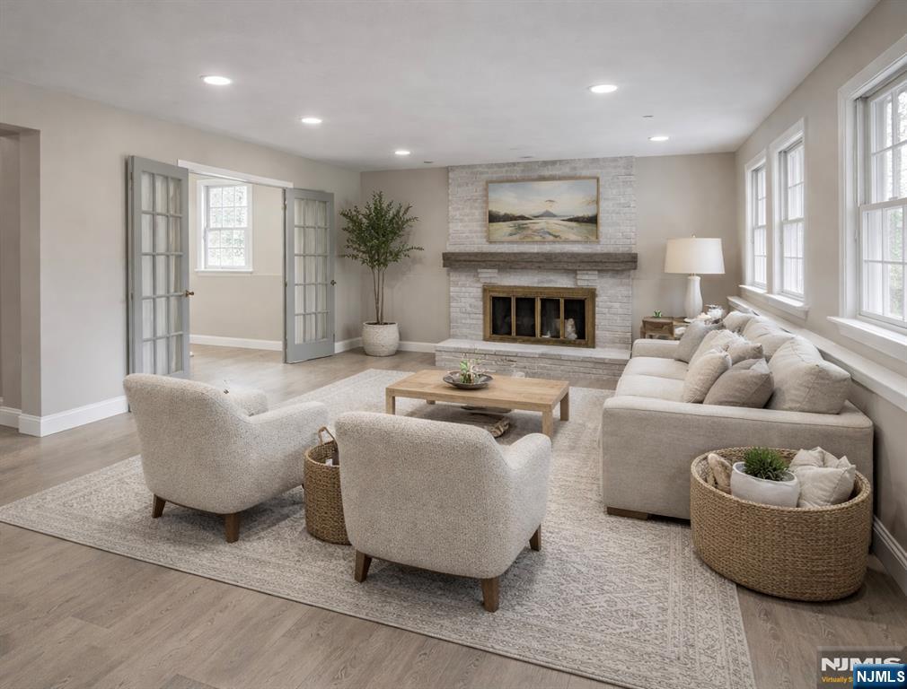 850 Ridgewood Avenue