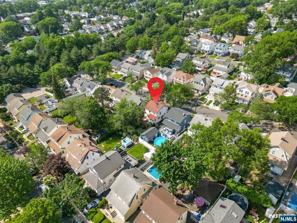 42 Oakwood Avenue