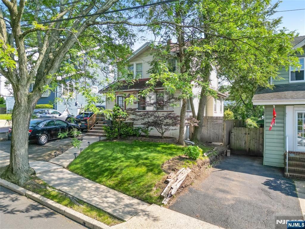 42 Oakwood Avenue