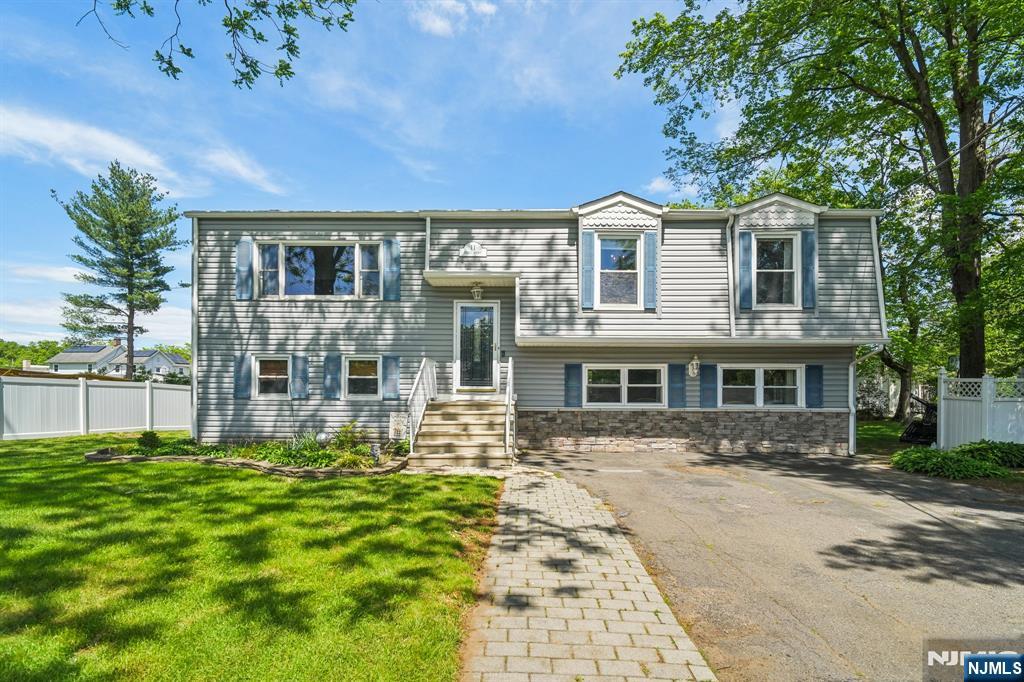 Property for Sale at 11 Steele Avenue, Lincoln Park Borough, New Jersey - Bedrooms: 4 
Bathrooms: 2 
Rooms: 10  - $629,000