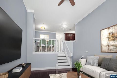 392 Kingston Court West New York NJ 07093