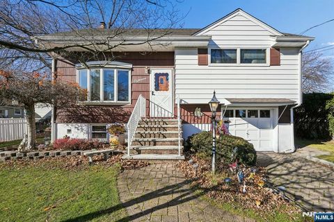 Photo of 18 Roy Court, Clifton, NJ 07012 (MLS # 26001685)