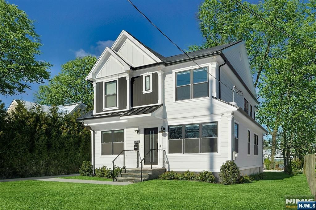 Photo of 676 Ridgewood Road, Oradell, NJ 07649 (MLS # 26004336)