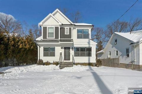 Photo of 676 Ridgewood Road, Oradell, NJ 07649 (MLS # 26004336)