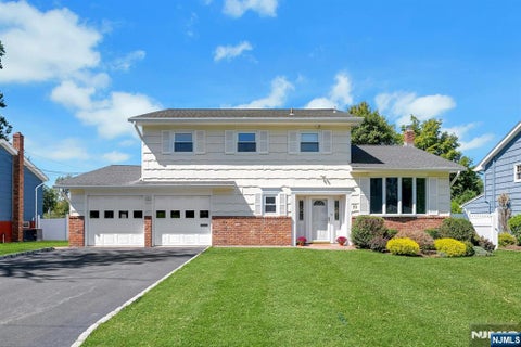 Photo of 10 Klimback Court, Caldwell, NJ 07006 (MLS # 26035485)