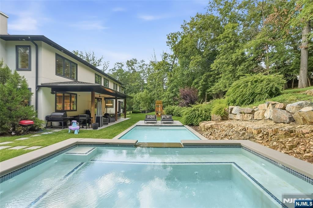Homes for Sale in Northern NJ | ThisIsRiverEdge.com 55 Kennedy Drive