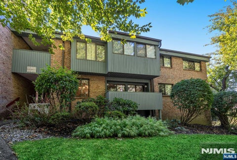 Photo of 141 Indian Hollow Court, Mahwah, NJ 07430 (MLS # 26036656)