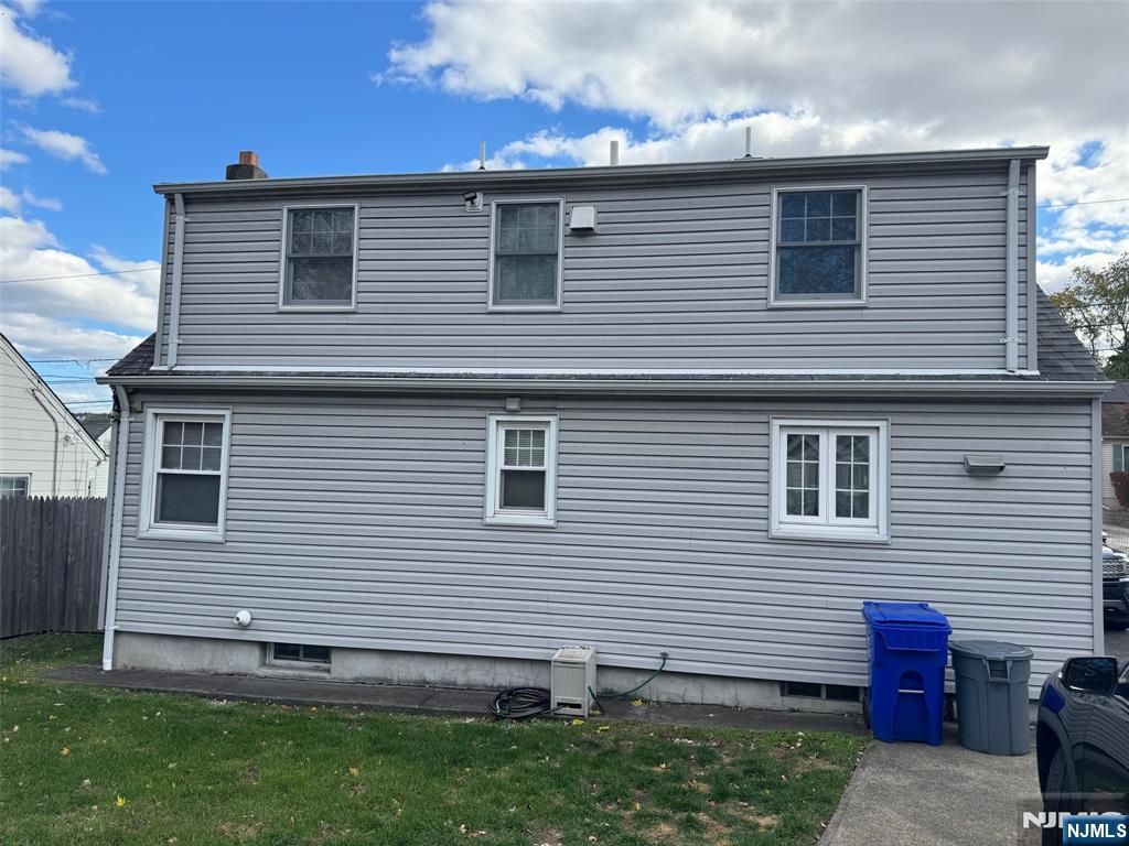 Photo of 95 Elizabeth Place, Totowa, NJ 07512 (MLS # 25039216)