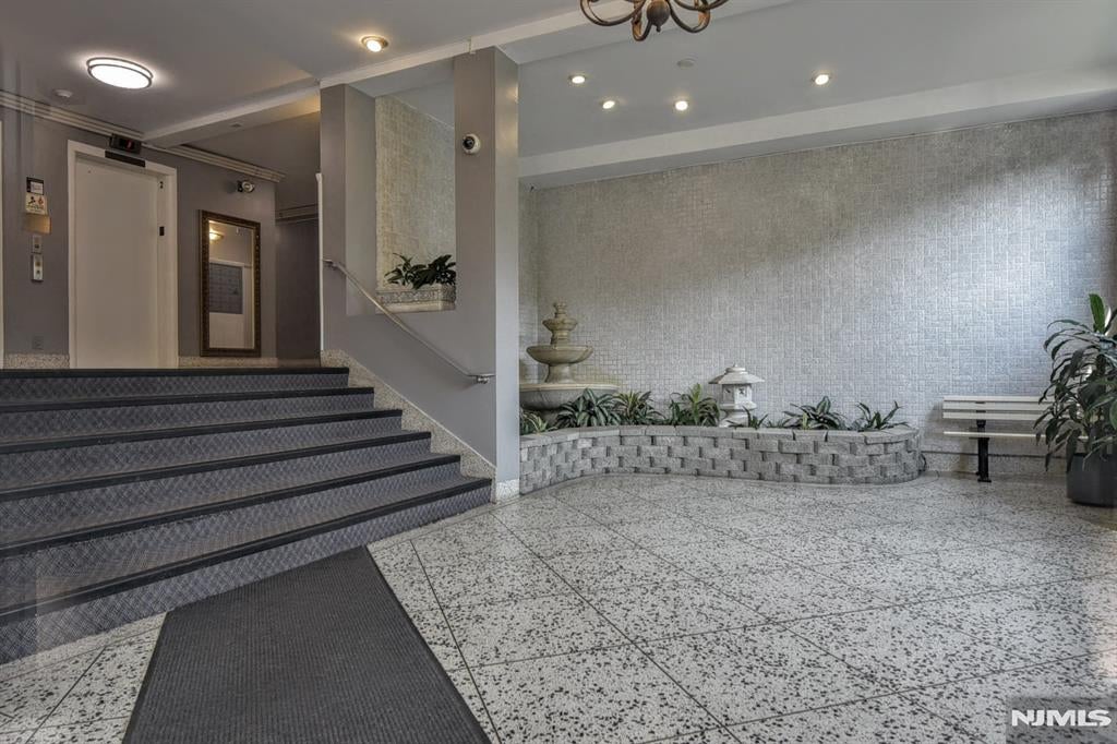 25 Grand Avenue 2J