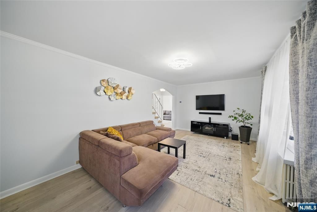 Photo of 136 Catherine Avenue, Mahwah, NJ 07430 (MLS # 25032614)