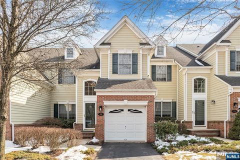 59 Chestnut Court, Cedar Grove, NJ 07009 - MLS#: 25005465