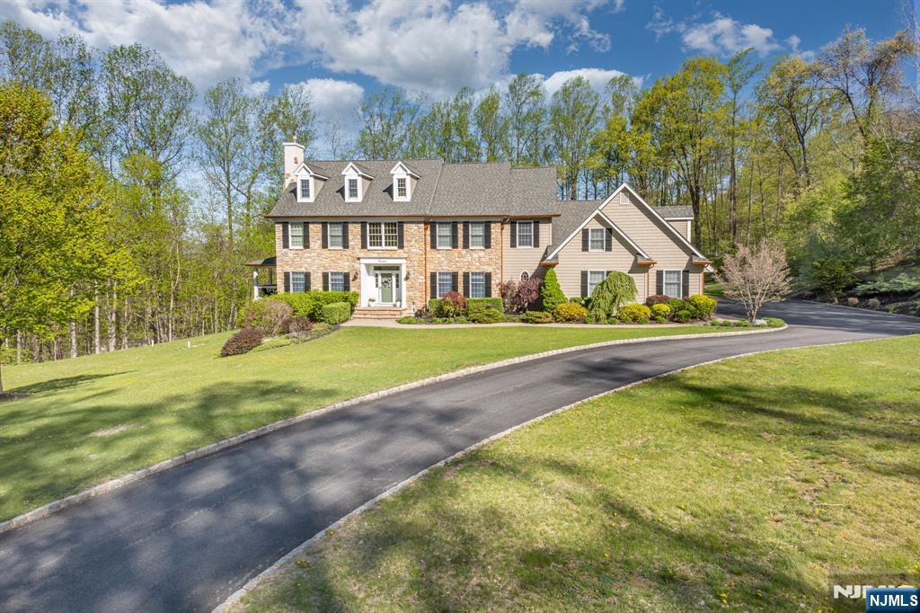 14 Jenny Lane, Sussex, New Jersey - 4 Bedrooms  
4 Bathrooms  
12 Rooms - 